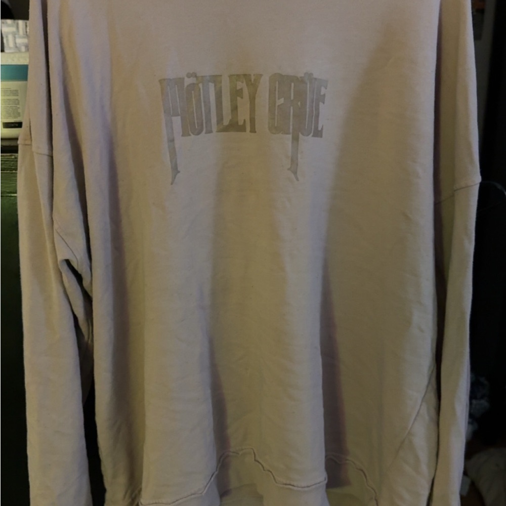 Lavender Mötley Crüe Sweatshirt